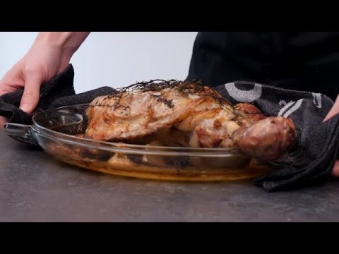 Épaule d'agneau entière rôtie au four