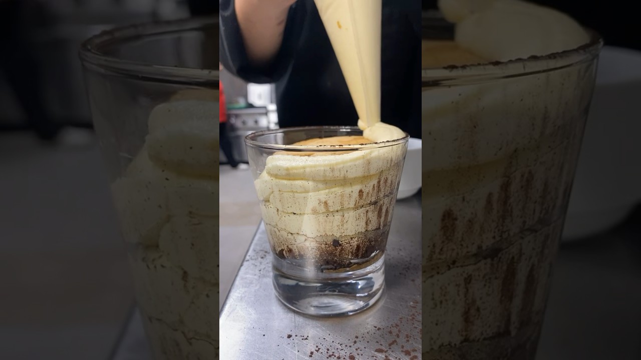 Tiramisu 100% mascarpone à ma façon  bien fait vite fait 🤌🏻🤌🏻. Chef.driss hajji sadouk D.H.S