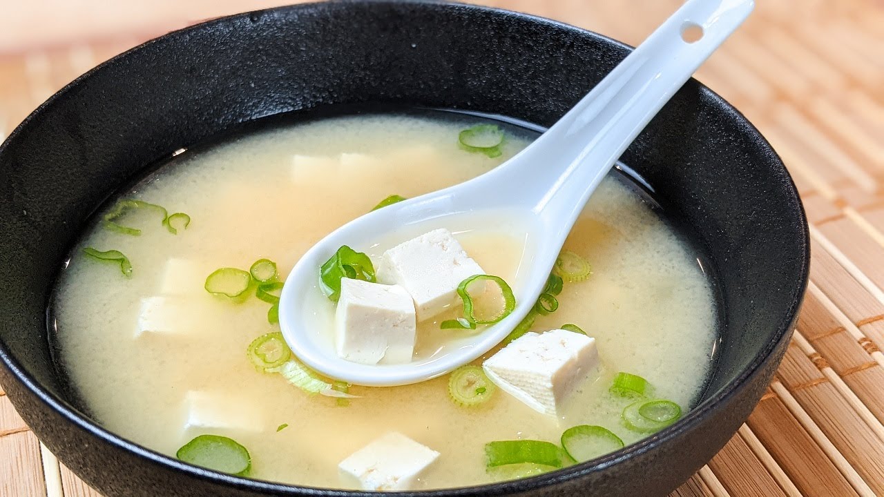 COMMENT PRÉPARER UNE SOUPE MISO - HOP DANS LE WOK!