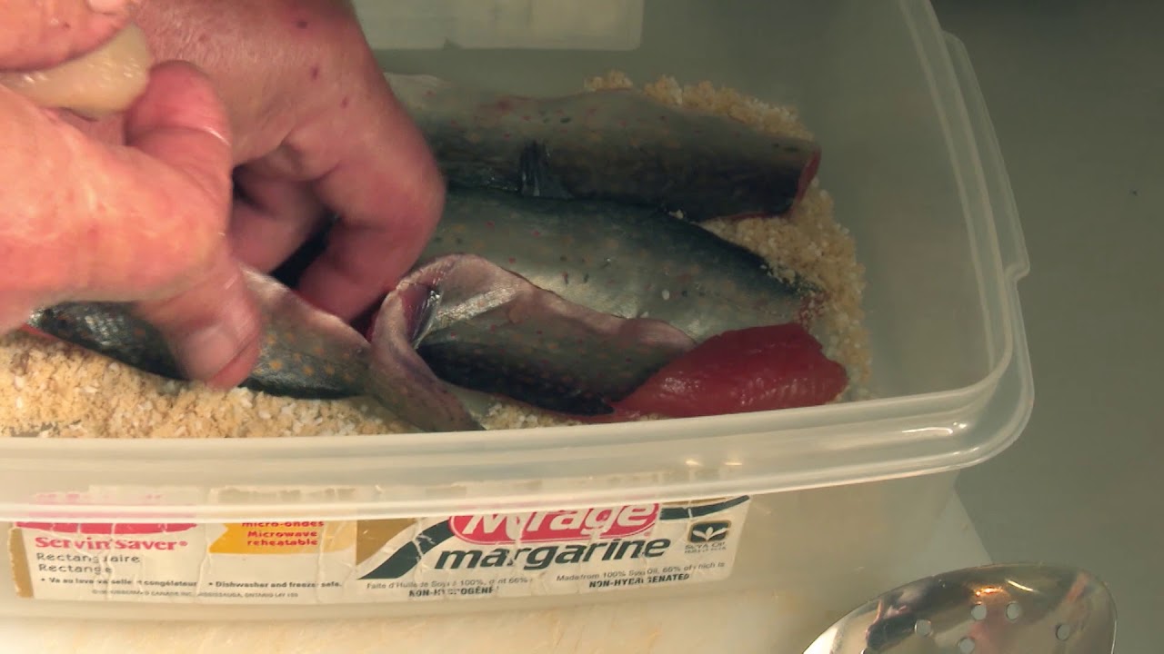 Chassomaniak présente; Les Meilleures Recettes - Truite fumée lac Laflamme
