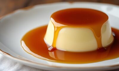 découvrez la crème renversée au caramel, un dessert classique qui évoque les saveurs de l'enfance. simple, gourmand et irrésistible, parfait pour toutes les occasions.