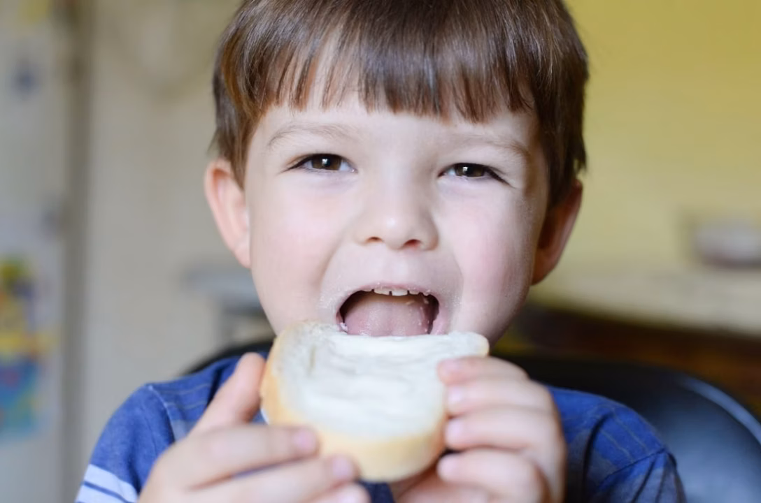 Pâtes au four gourmandes : le plat préféré des enfants pour des soirs de semaine faciles et délicieux !