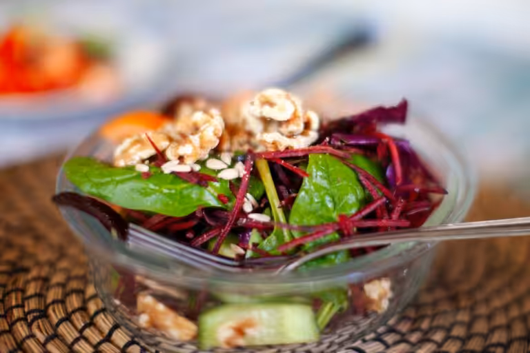 Menu estival : Découvrez 3 recettes simples de salades de courgettes crues, fraîches et savoureuses